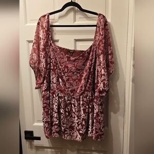 Velvety Floral Lace Women Top Crandberry Rust Color Torrid Size 5X